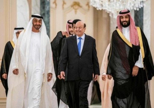 الغارديان: تباين مصالح الرياض وأبوظبي يطيل أمد الحرب في اليمن