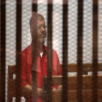التايمز البريطانية: مرسي يموت في محبسه