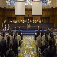 قرار محكمة العدل الدولية يلزم أبوظبي بإنهاء التمييز بحق القطريين