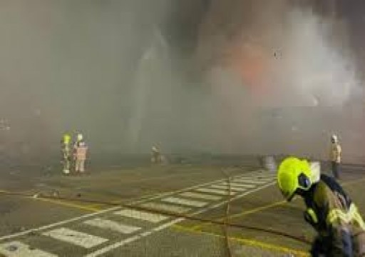 دبي.. الكشف عن التقرير الأولي لسبب الانفجار على متن سفينة في ميناء جبل علي