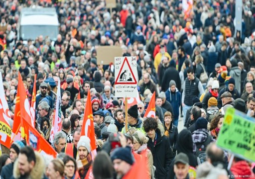 فرنسا تستعد لإضرابات جديدة احتجاجا على إصلاحات نظام التقاعد
