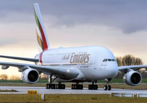 طيران الإمارات تجري محادثات لاقتراض مليارات الدولارات لإنقاذ الشركة
