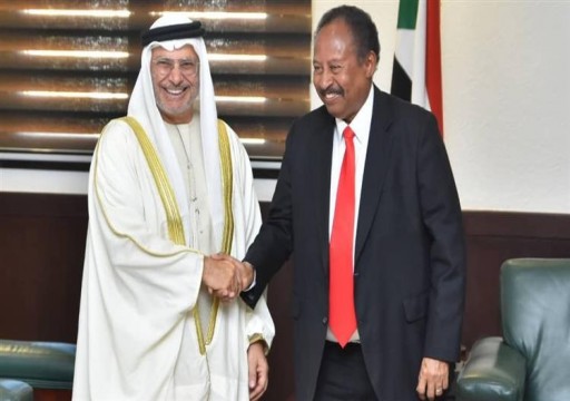 إثر تدخلات أبوظبي.. قرقاش: السودان "على الطريق الصحيح ليصبح  نموذجاً يحتذى في المنطقة"