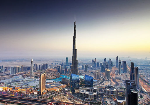 دبي تعلن منح تأشيرة متعددة الدخول لموظفي الشركات العالمية
