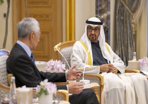 رئيس الدولة يبحث مع رئيس وزراء سنغافورة تعزيز الشراكة الشاملة بين البلدين