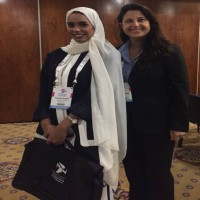 صورة لممثلة  الإمارات وإسرائيل في مؤتمر دولي تثير جدلاً