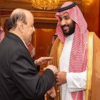 الرئيس اليمني يبحث الأعمال الإغاثية في بلاده مع ولي العهد السعودي