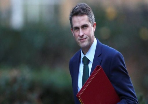 إقالة وزير الدفاع البريطاني بتهمة تسريب أسرار الدولة