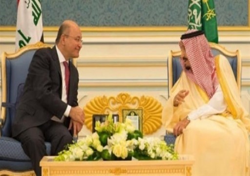 العاهل السعودي والرئيس العراقي يبحثان تعزيز العلاقات