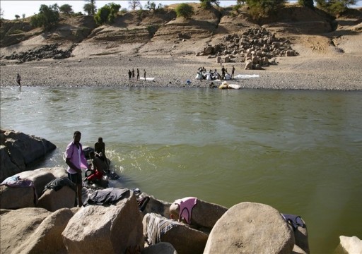 السودان يستدعي سفير إثيوبيا بعد العثور على 29 جثة في نهر على الحدود