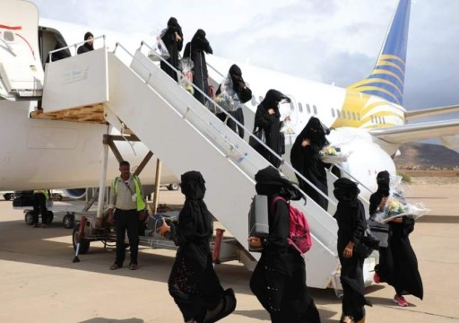 إعلام يمني: أبوظبي تواصل تجنيد عشرات النساء في سقطرى كقوات أمنية موالية لها