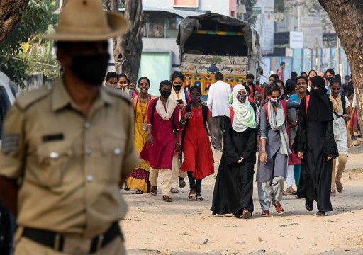 محكمة هندية تؤيد حظر ولاية كارناتاكا الحجاب في أماكن الدراسة