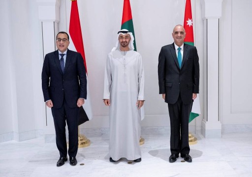 خلال استقباله رئيسي وزراء البلدين.. رئيس الدولة يؤكد على تعزيز العلاقات مع مصر والأردن