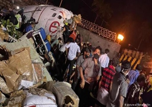 مقتل وإصابة العشرات في انشطار طائرة هندية قادمة من دبي