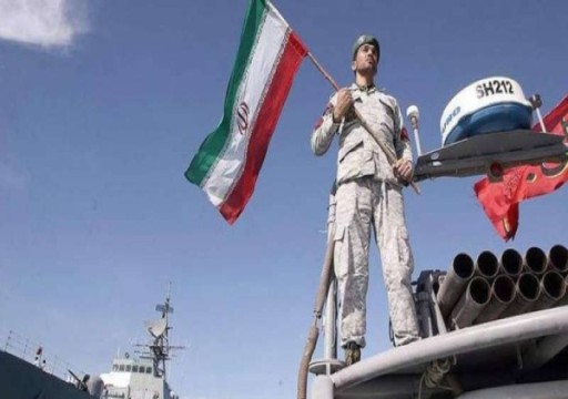 إيران تجري مناورات عسكرية قرب مضيق هرمز