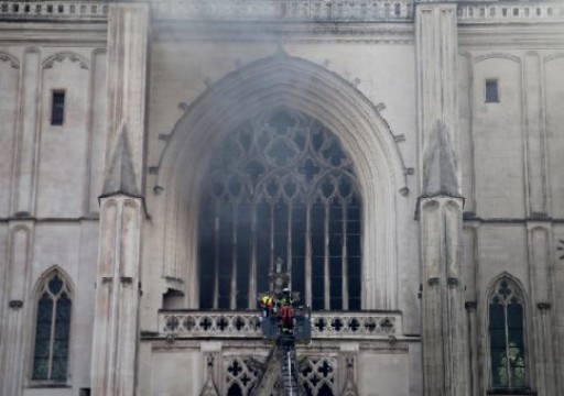 فرنسا.. حريق "متعمد" يلحق أضرارا بكاتدرائية "نانت"
