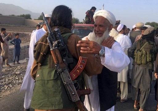 الحكومة الأفغانية تفرج عن 100 سجين من طالبان في إطار عملي
