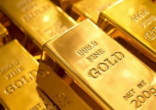 الذهب يتراجع بفعل بيانات أمريكية قوية واستمرار قلق المستثمرين