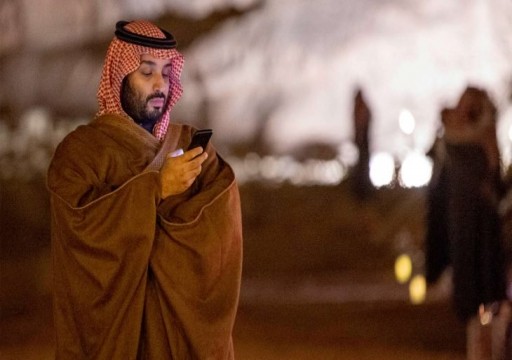 صاندي تايمز: محمد بن سلمان لاحق أعداءه عبر “واتساب”.. والمخابرات الأمريكية تنصتت على هاتفه لسنوات