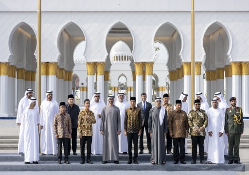 رئيس الدولة يفتتح جامع الشيخ زايد الكبير بمدينة سولو الإندونيسية