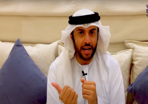 بعد فيديو "لاعق الأحذية".. أبوظبي تحذر من المساس بالآداب العامة على مواقع التواصل