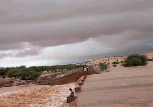 موريتانيا تعيش ليلة عصيبة ترقبا لمصير طفل تحاصره السيول