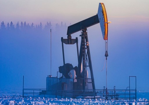 أسعار النفط تتحول هبوطًا بعد بيانات أمريكية