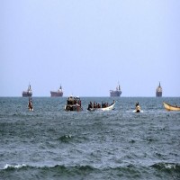 الحوثيون يبدون استعدادهم لوقف الهجمات في البحر الأحمر