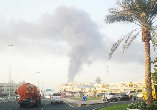مدني الشارقة يسيطر على حريق في محل لبيع قطع غيار السيارات