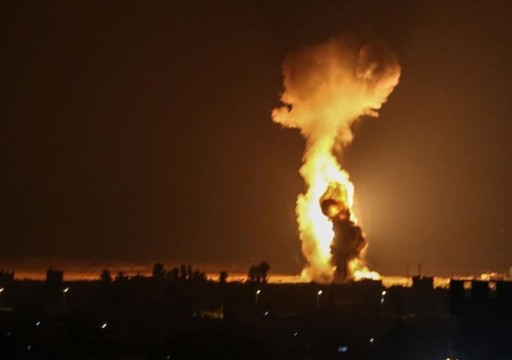 إنذارات ساخنة بانفجار غزة.. إسرائيل تقصف جوا وحماس تحذر