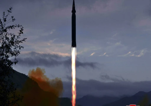 كوريا الشمالية تعلن نجاح تجربة اختبار صاروخ "فرط صوتي"
