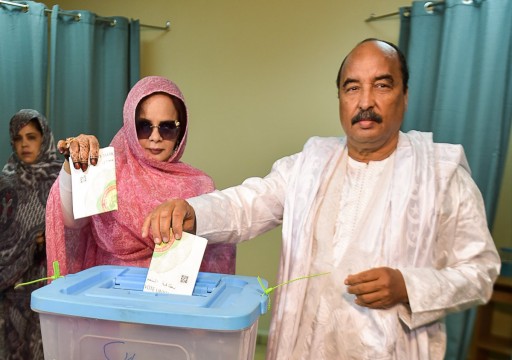 الموريتانيون يختارون رئيساً جديداً وتوقعات باستمرار الوضع الراهن