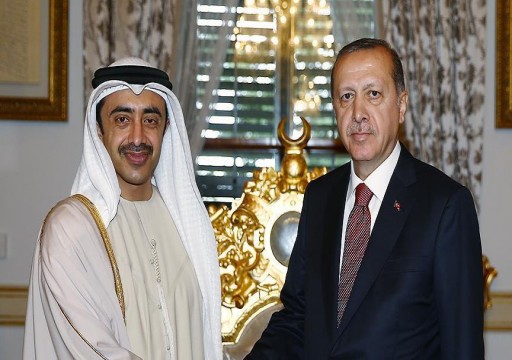 إعلامي عربي شهير يتساءل عن خيارات أبوظبي بخفض التوتر مع تركيا