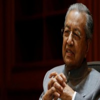 رئيس وزراء ماليزيا: ننتظر موقف الرياض من ادعاءات عبد الرزاق
