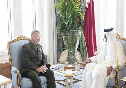 أمير قطر وقائد "المركزية الأمريكية" يبحثان التعاون العسكري