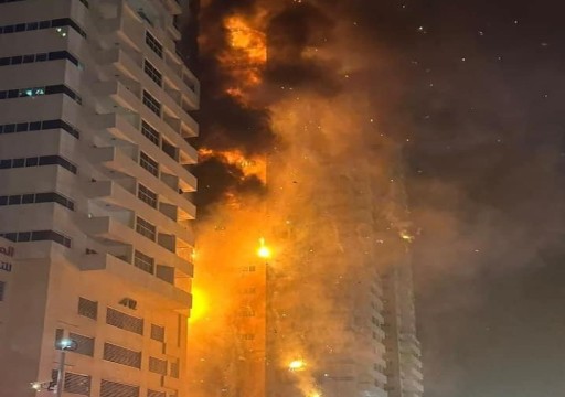 "الدفاع المدني" يخمد حريقاً اندلع في أحد أبراج عجمان