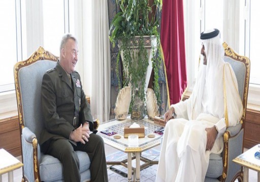 مباحثات بين أمير قطر وقائد القيادة الوسطى الأمريكية
