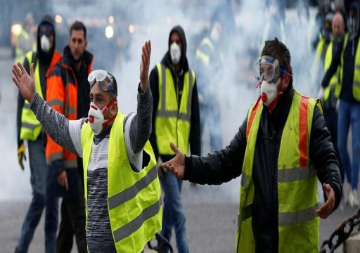 الشرطة الفرنسية تقمع متظاهري "السترات الصفراء"