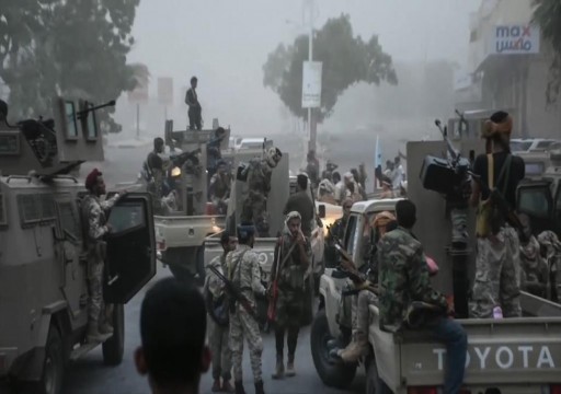 اليمن.. القوات الحكومية تطرد موالين للمجلس الانتقالي من معسكر بسقطرى