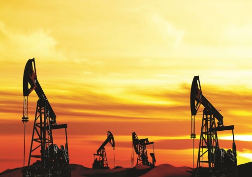 ارتفاع النفط وسط ضعف الدولار ومشاكل العرض