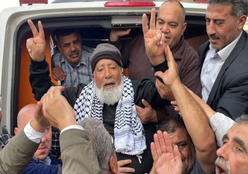 في سن 83 عاماً.. الاحتلال الإسرائيلي يفرج عن أكبر معتقل فلسطيني في سجونه