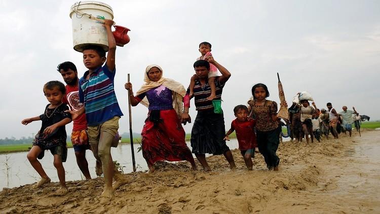 الأمم المتحدة تتوقع فرار 300 ألف من الروهينغا إلى بنغلادش