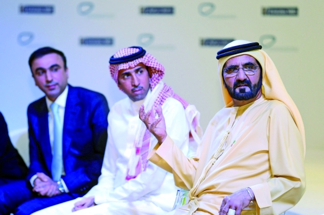 محمد بن راشد: الإمارات آمنت بدور وسائل التواصل في تغيير حياة الشعوب