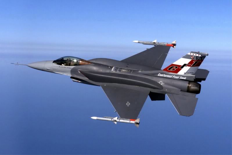 الإمارات تزود الأردن بسرب من مقاتلات "F-16"