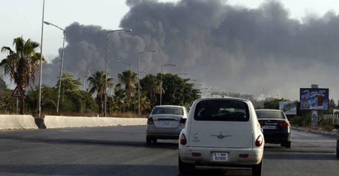انفجار ضخم يضرب معسكرا للشرطة غرب ليبيا يسفر عن عشرات الضحايا