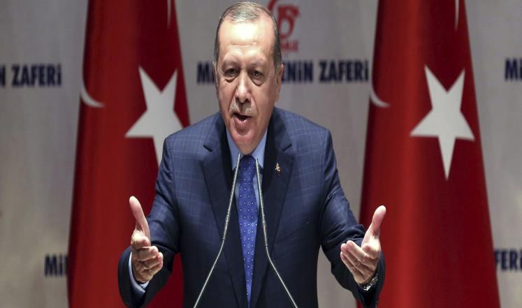 أردوغان: تركيا قد توسع عملياتها بسوريا والعراق