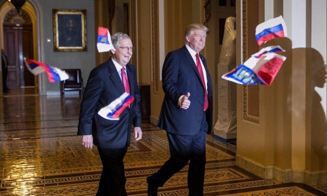 ترامب يتعرض لهجوم داخل الكونغرس والقذف بأعلام روسية