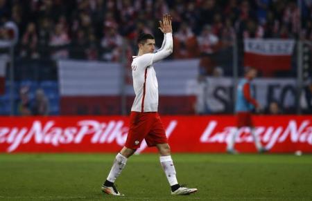 بواشتكوفسكي يسجل هدف الفوز لبولندا ويعزز فرصته في بطولة أوروبا