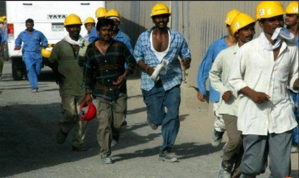 إندبندنت: "عار" على الإمارات معاملتها السيئة للعمالة الوافدة 