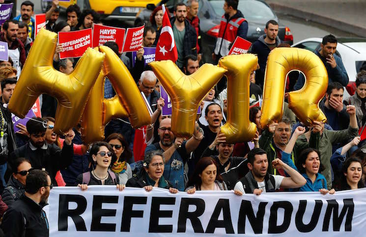 المعارضة التركية تفشل في حشد الشارع ضد نجاح الاستفتاء